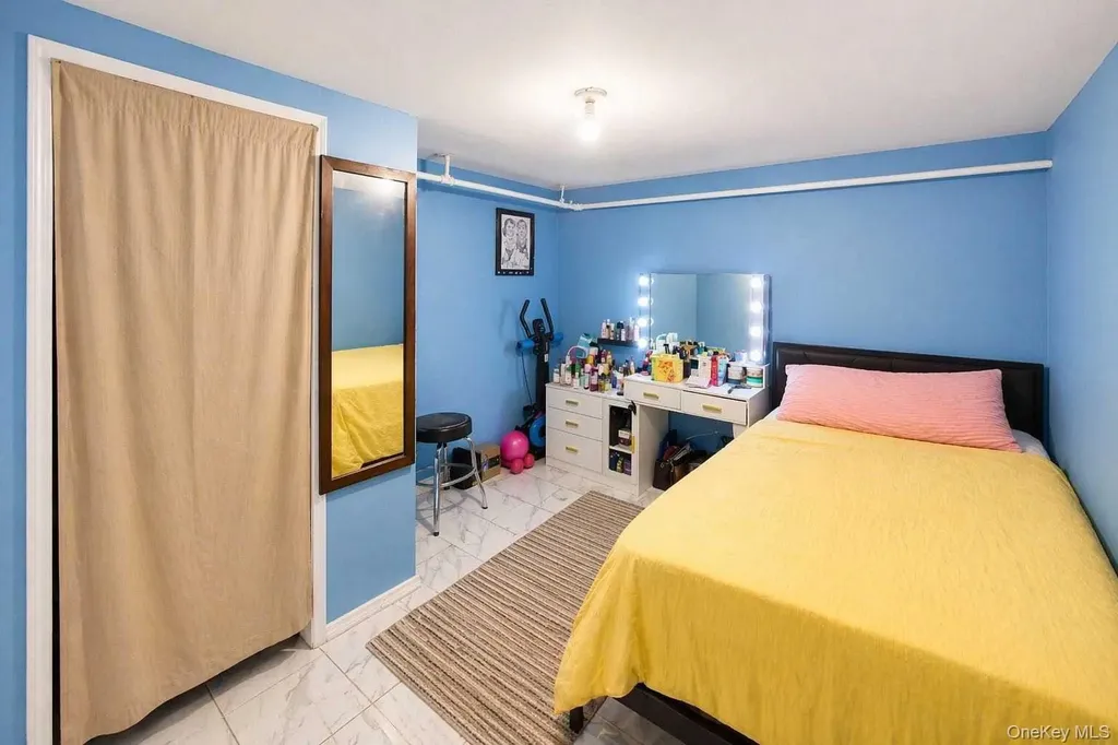 65 Cheshire Road Bethpage NY 11714