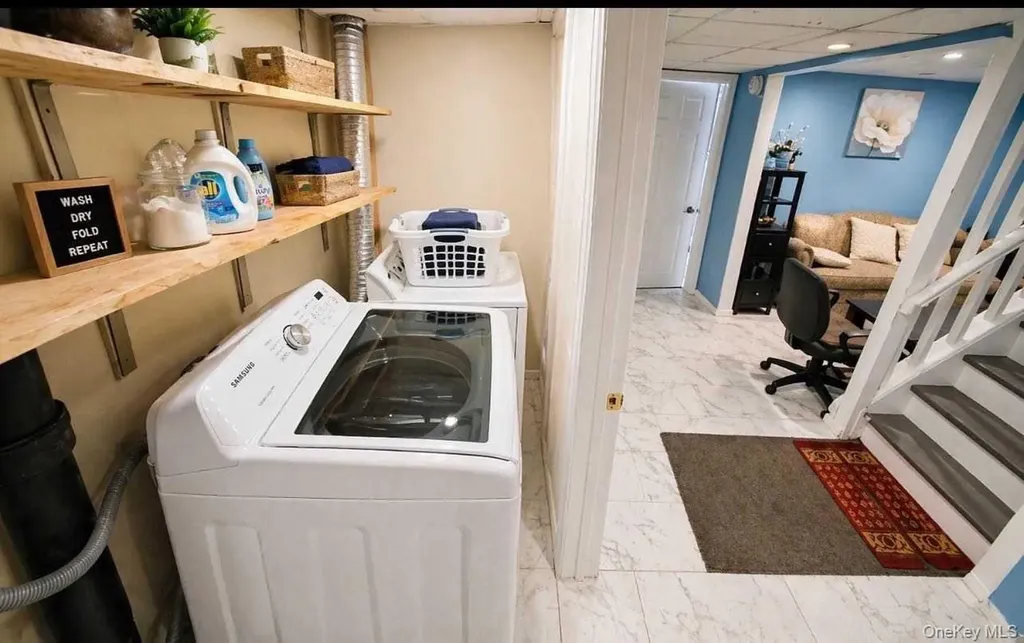 65 Cheshire Road Bethpage NY 11714