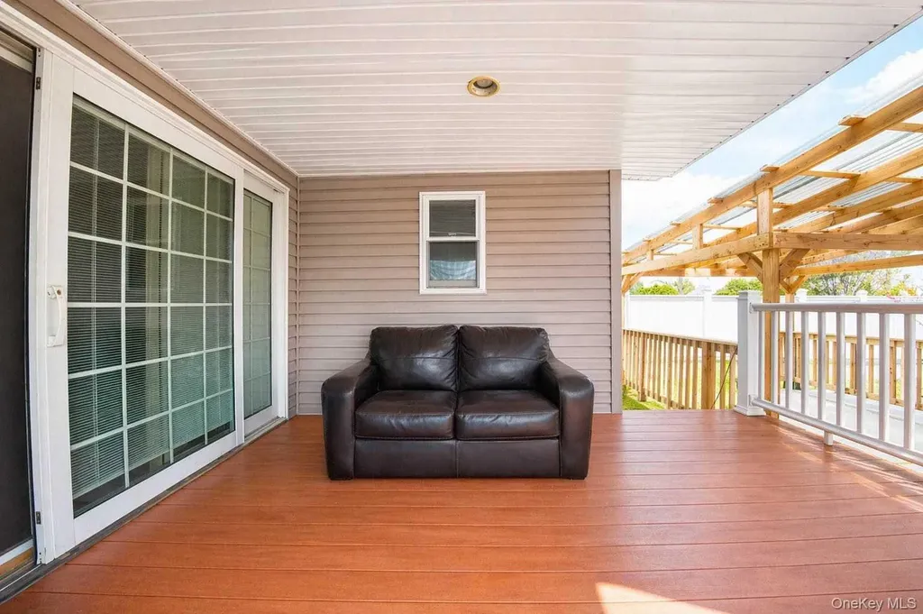 65 Cheshire Road Bethpage NY 11714