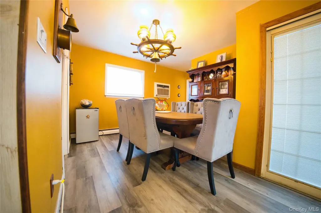 65 Cheshire Road Bethpage NY 11714