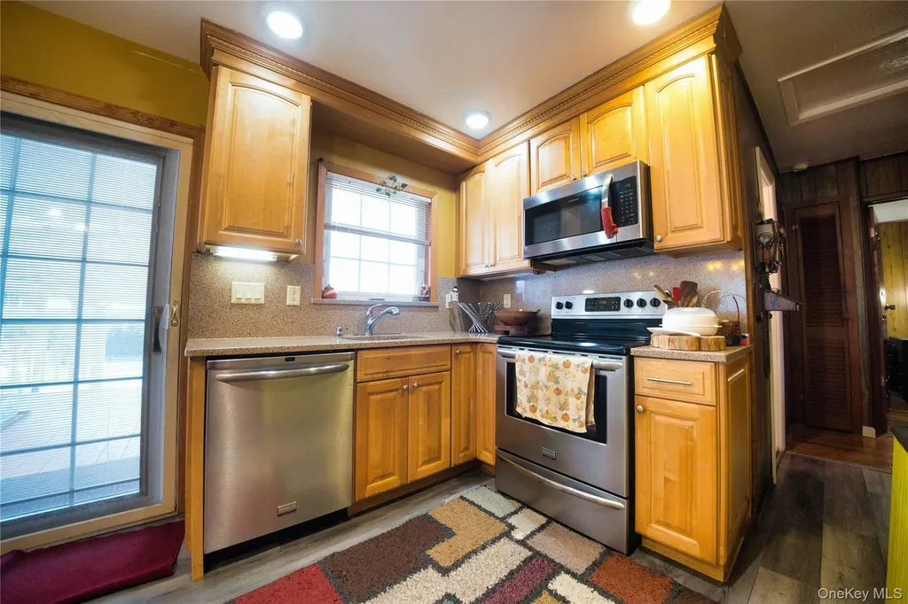 65 Cheshire Road Bethpage NY 11714