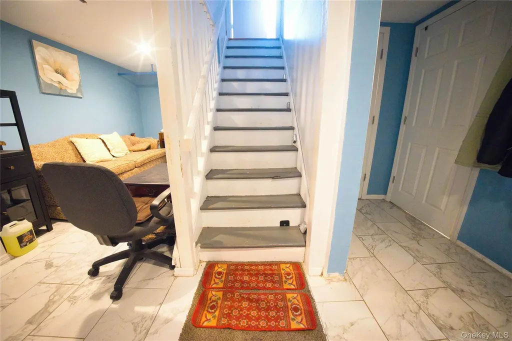 65 Cheshire Road Bethpage NY 11714