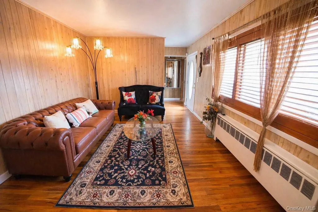 65 Cheshire Road Bethpage NY 11714