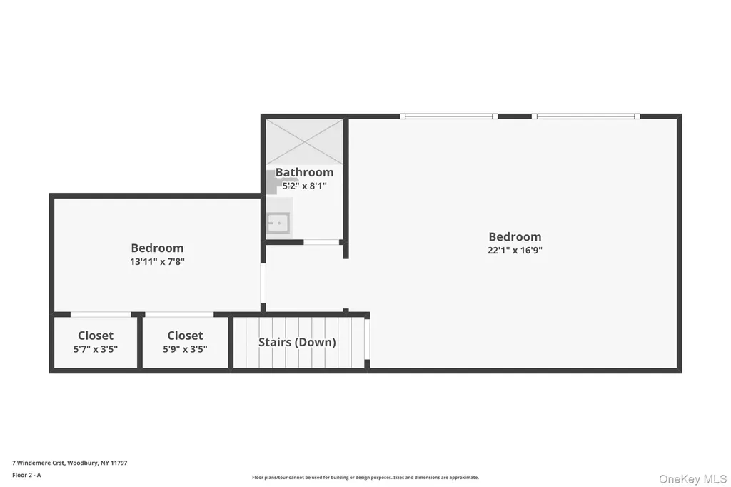 7 Windemere Crest Woodbury NY 11797