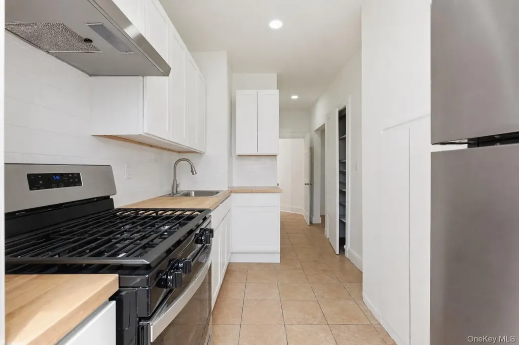 6508 Cooper Avenue Glendale NY 11385