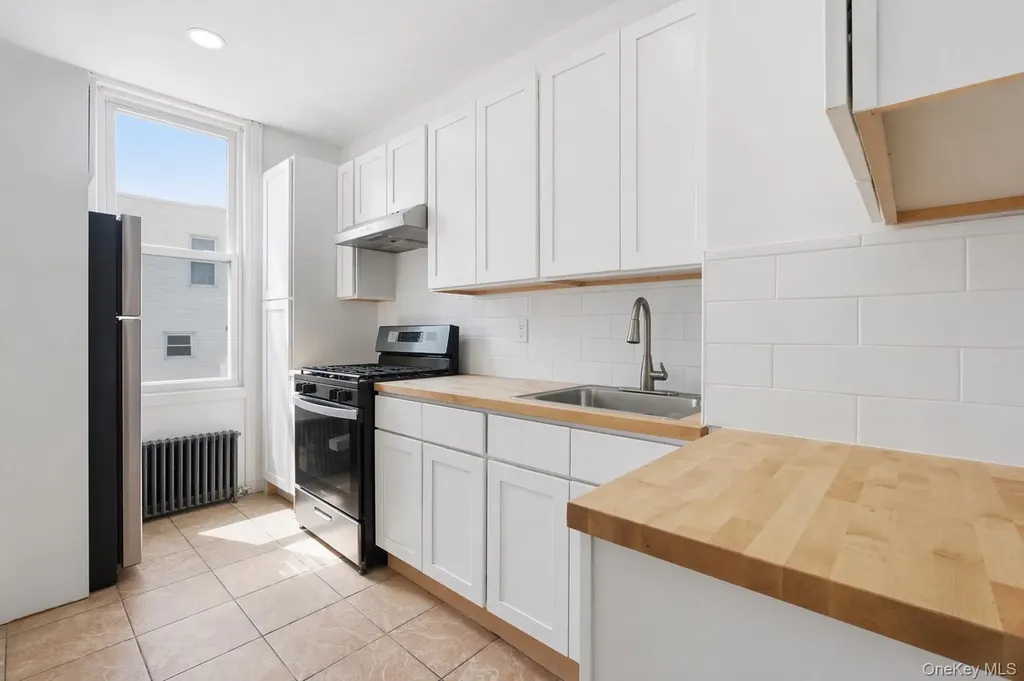 6508 Cooper Avenue Glendale NY 11385