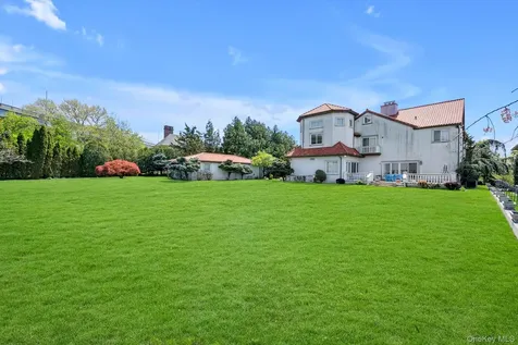 118 Malba Drive Malba NY 11357