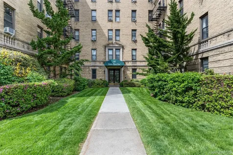 43 Calton Road New Rochelle NY 10804