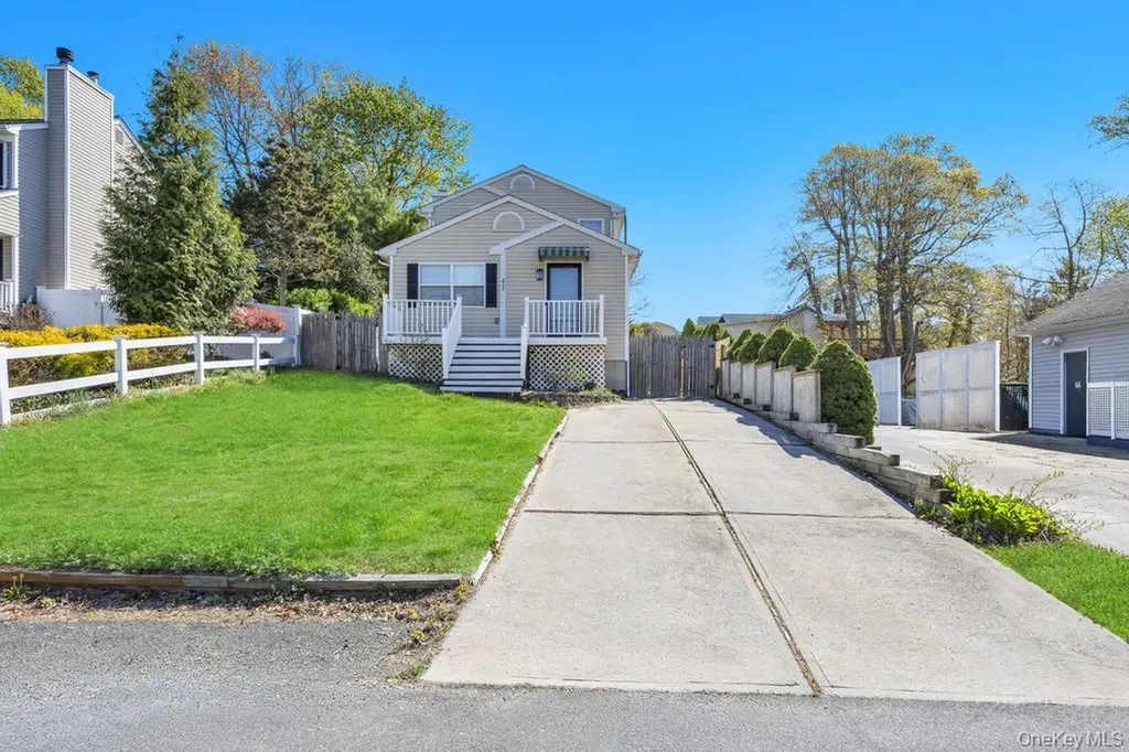 43 Comus Road Rocky Point NY 11778