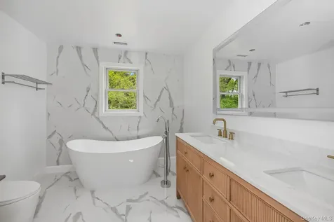 24 Country Road Mamaroneck NY 10543