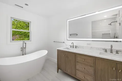 24 Country Road Mamaroneck NY 10543