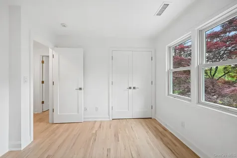 24 Country Road Mamaroneck NY 10543