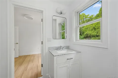 24 Country Road Mamaroneck NY 10543