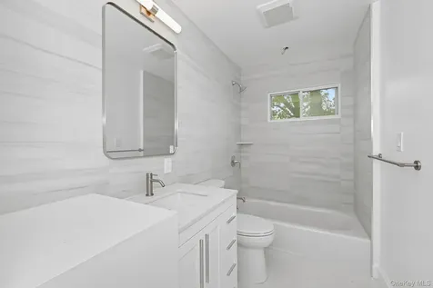 24 Country Road Mamaroneck NY 10543