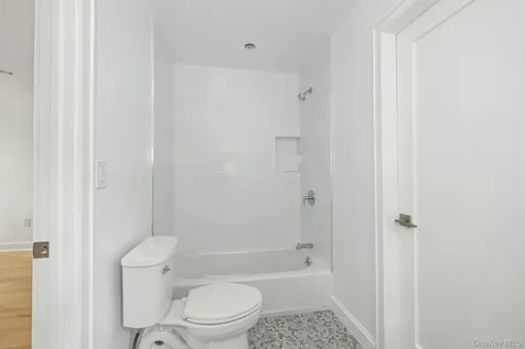 24 Country Road Mamaroneck NY 10543