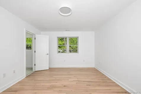 24 Country Road Mamaroneck NY 10543
