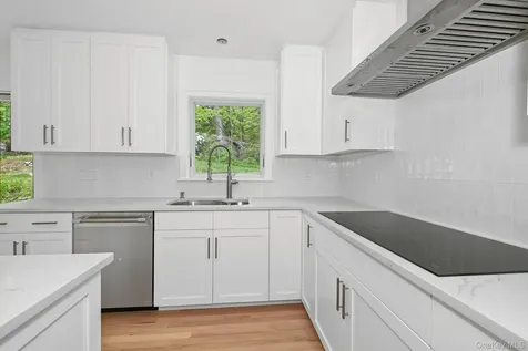 24 Country Road Mamaroneck NY 10543