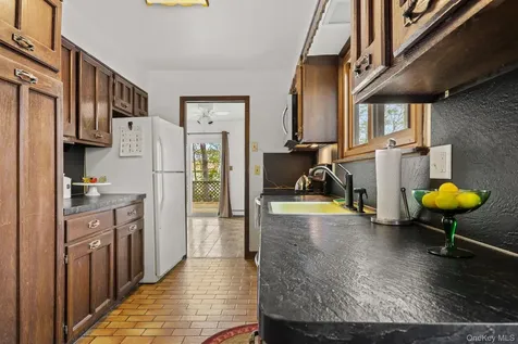 18 Ridge Road Mount Kisco NY 10549