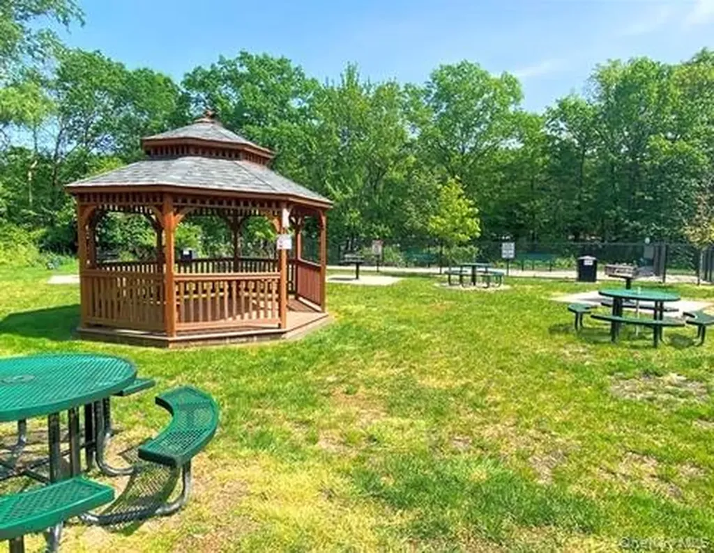 9 Charles Lane Pomona NY 10970