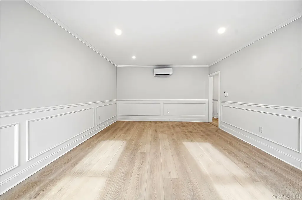 2257 Hampden Place Bronx NY 10468