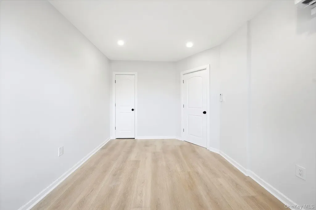 2257 Hampden Place Bronx NY 10468