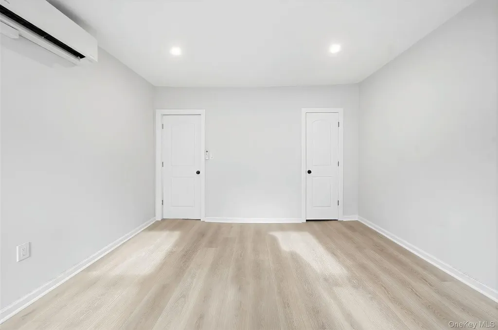 2257 Hampden Place Bronx NY 10468
