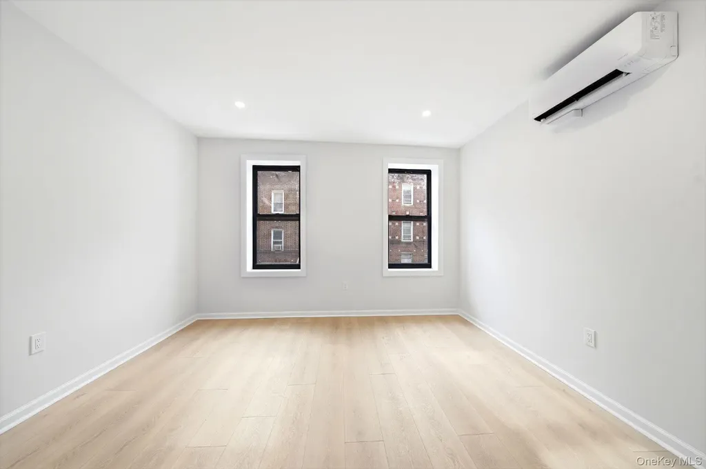 2257 Hampden Place Bronx NY 10468