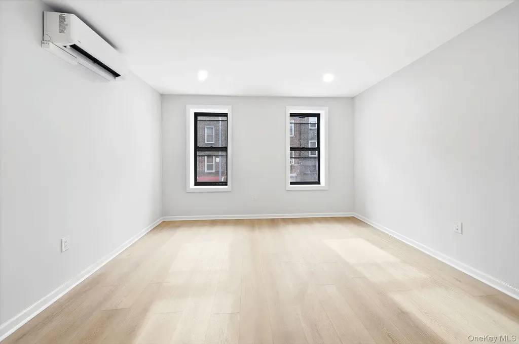 2257 Hampden Place Bronx NY 10468
