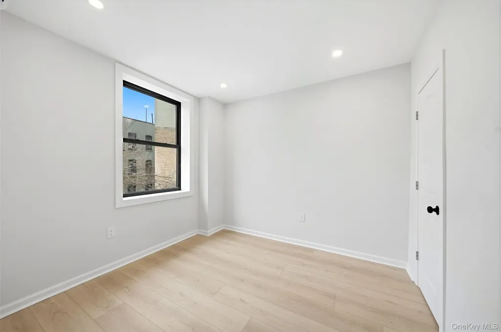 2257 Hampden Place Bronx NY 10468