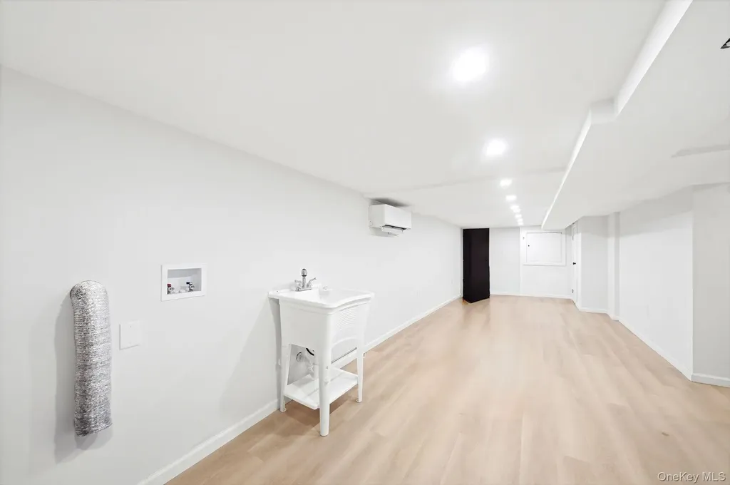 2257 Hampden Place Bronx NY 10468