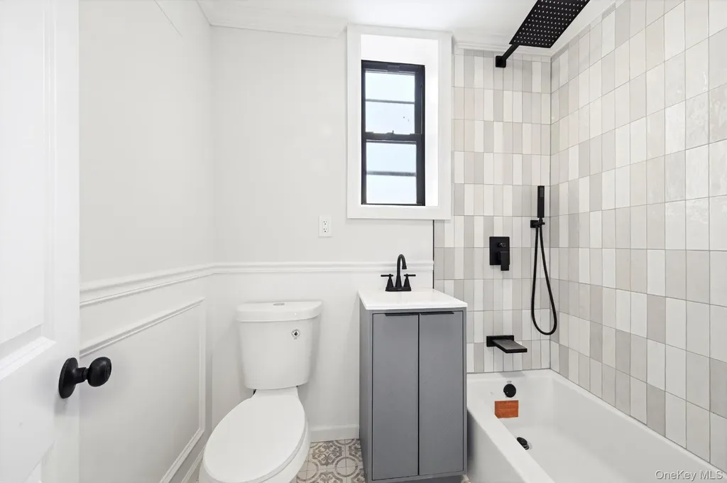 2257 Hampden Place Bronx NY 10468