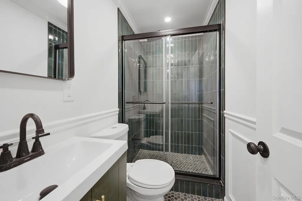 2257 Hampden Place Bronx NY 10468