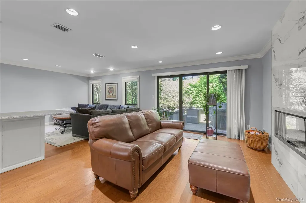 62 Wimbledon Drive Roslyn NY 11576
