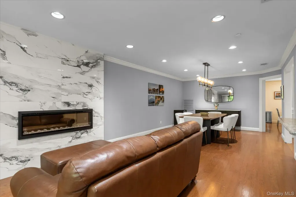 62 Wimbledon Drive Roslyn NY 11576
