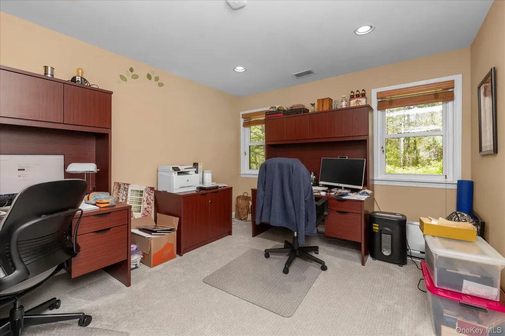 62 Wimbledon Drive Roslyn NY 11576