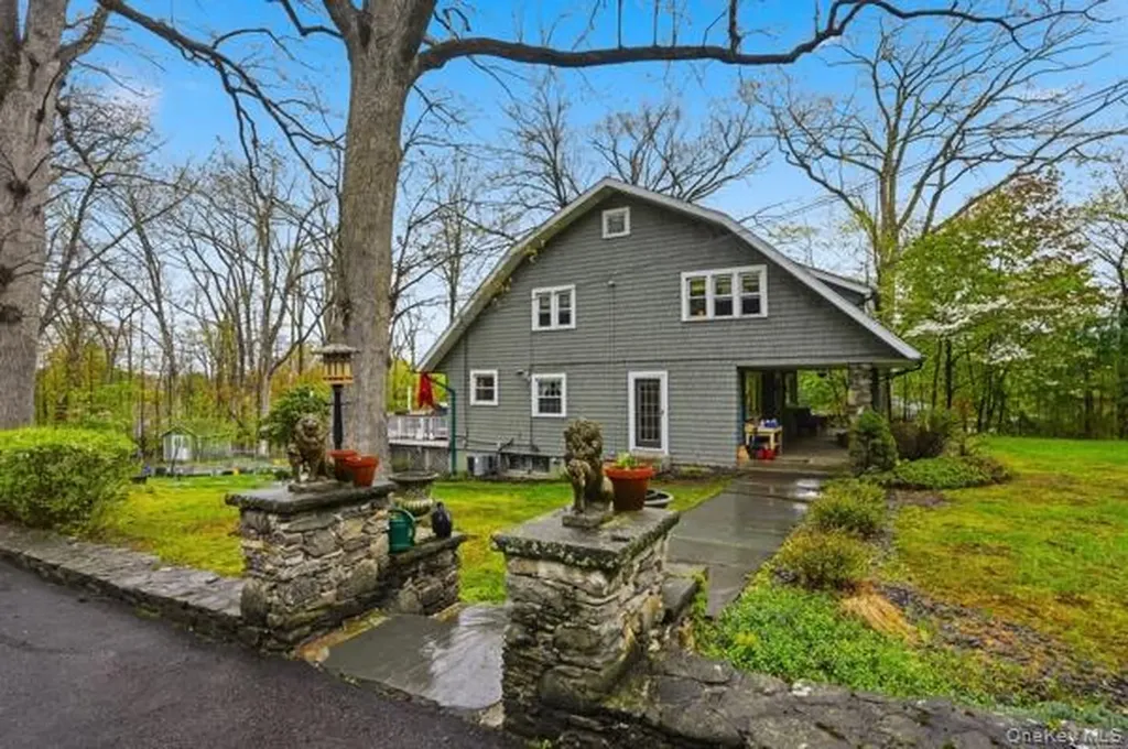 66 Summit Avenue Central Valley NY 10917