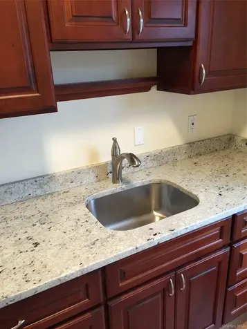 8 Parkway Terrace Pleasantville NY 10570