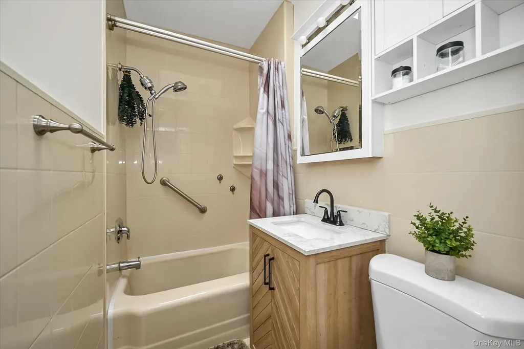 6451 58th Road Maspeth NY 11378