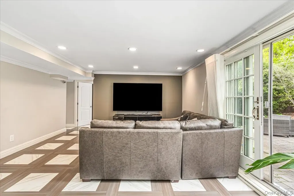 13839 11th Avenue Malba NY 11357