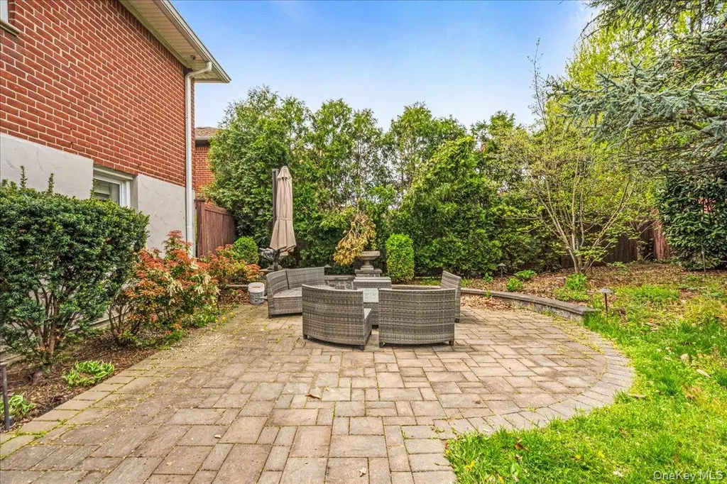 13839 11th Avenue Malba NY 11357
