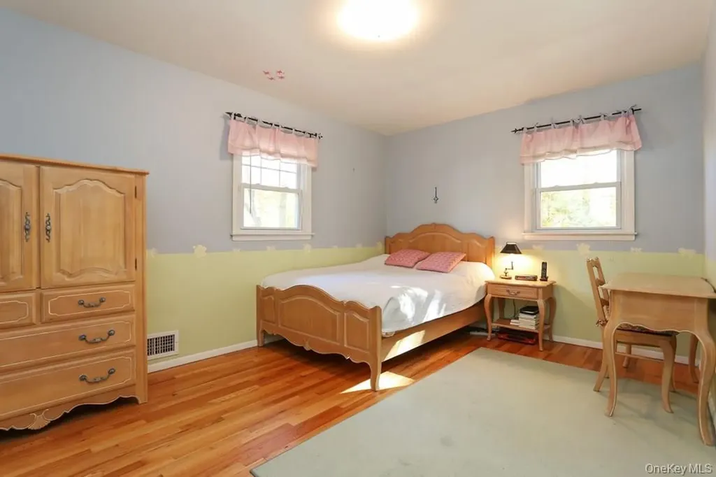 7 Susan Court White Plains NY 10605