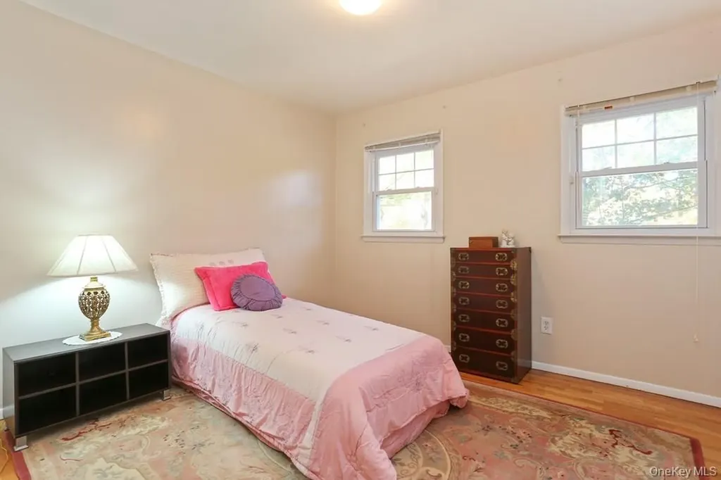 7 Susan Court White Plains NY 10605