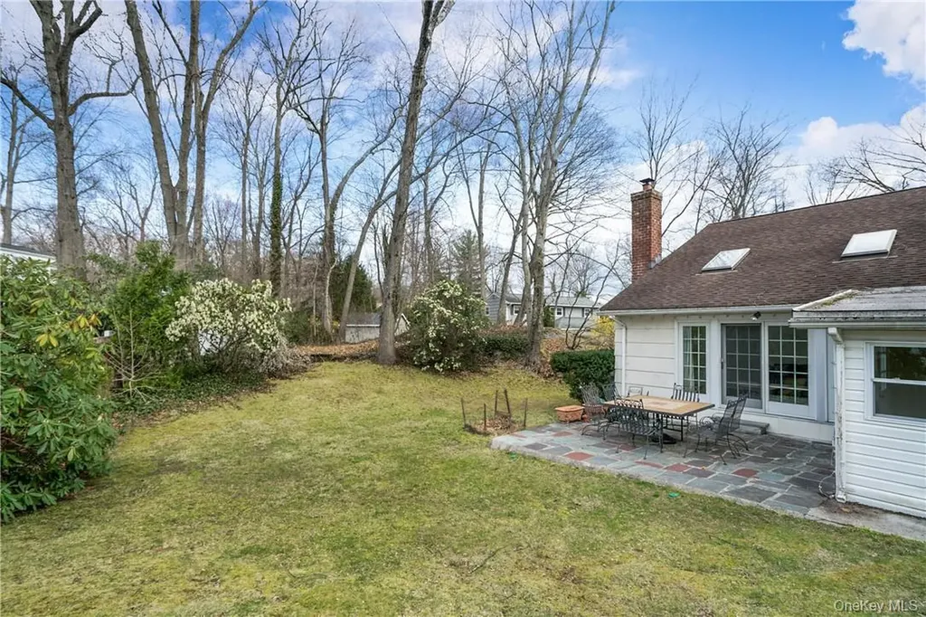 7 Susan Court White Plains NY 10605