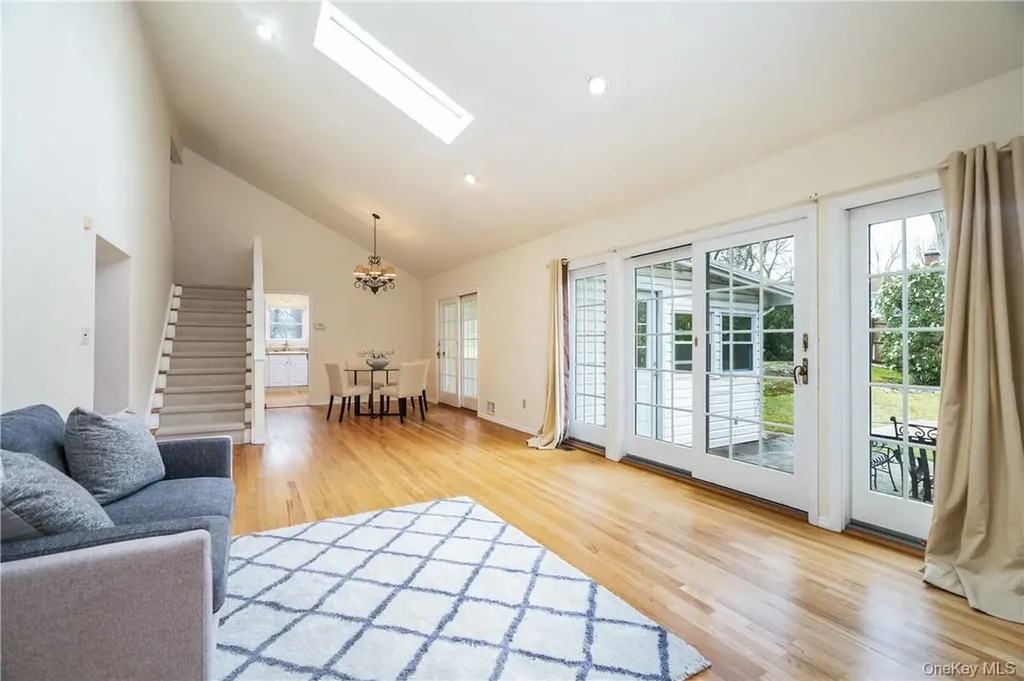 7 Susan Court White Plains NY 10605