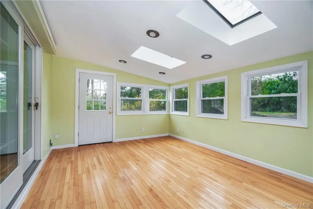 7 Susan Court White Plains NY 10605