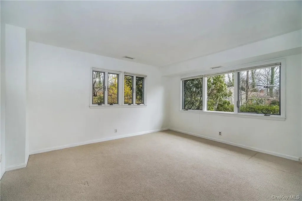 7 Susan Court White Plains NY 10605