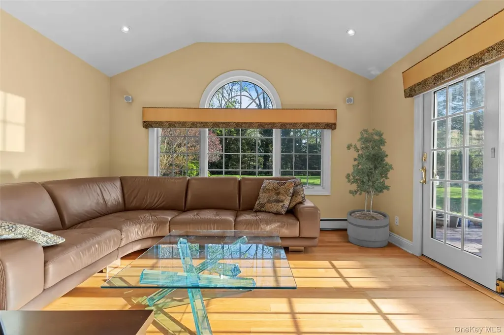 46 Nassau Drive Great Neck NY 11021