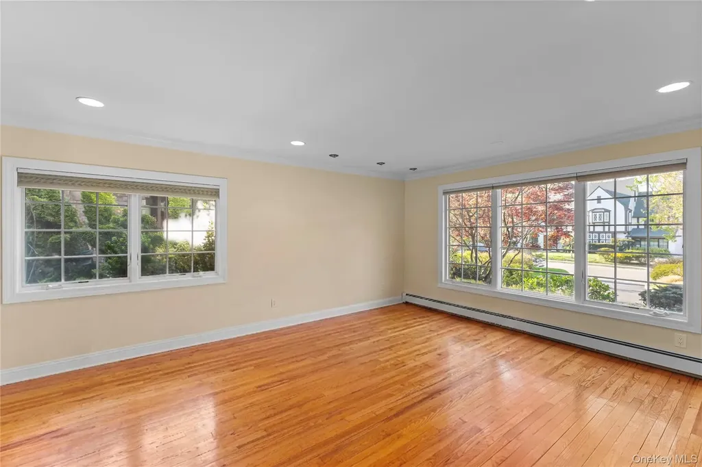46 Nassau Drive Great Neck NY 11021