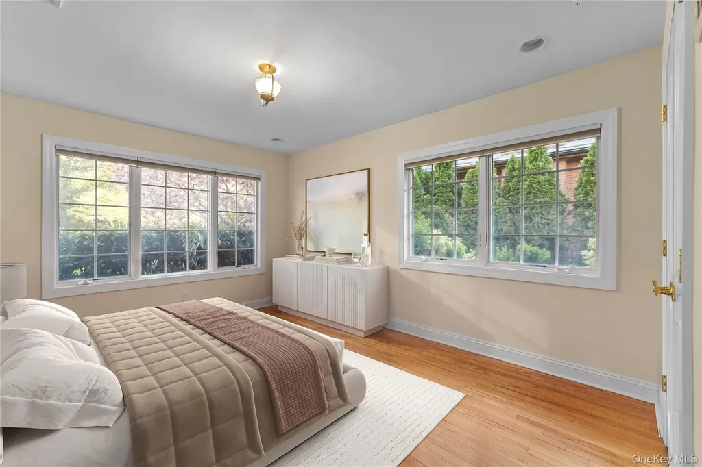 46 Nassau Drive Great Neck NY 11021