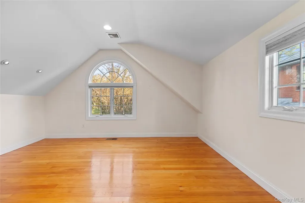 46 Nassau Drive Great Neck NY 11021